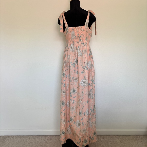 Gal Meets Glam Makenna Pink Floral Maxi Dress with Shoulder Ties and Pockets - Picture 3 of 6